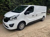 VAUXHALL VIVARO