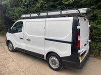 VAUXHALL VIVARO